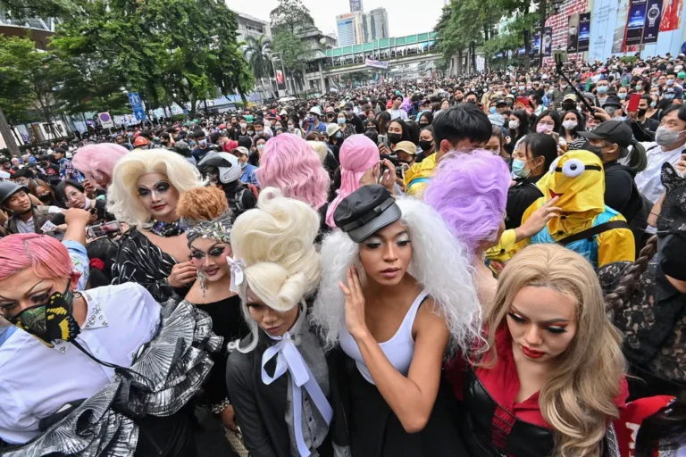 Identitas dalam Budaya Populer : Orang Asia dan Perempuan dalam Pandangan AS